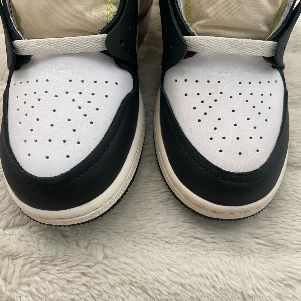Jordan 1 Retro High Kids Black White Volt University Gold GS Sneakers Size 5Y